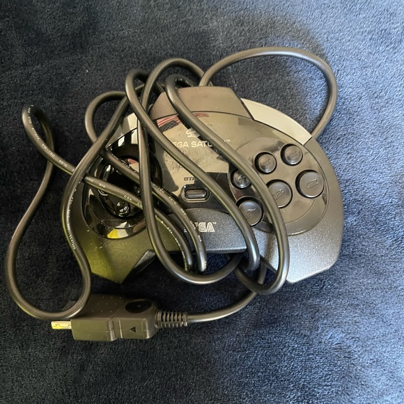 Sega Saturn mint condition with box barely used 1995!!! - Picture 4 of 12